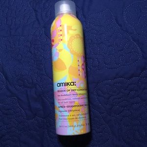 Amika dry conditioner